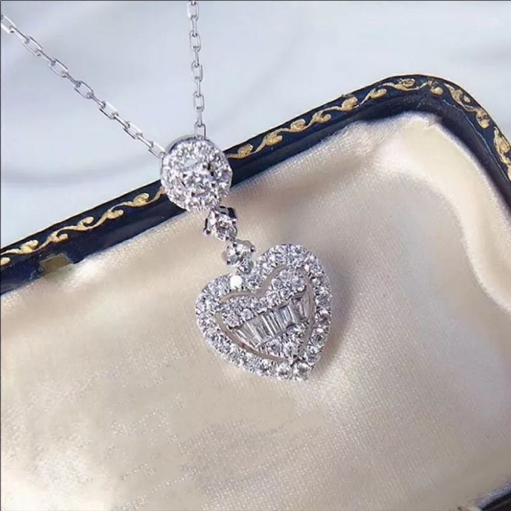 The Lux Heart pendant necklace in silver